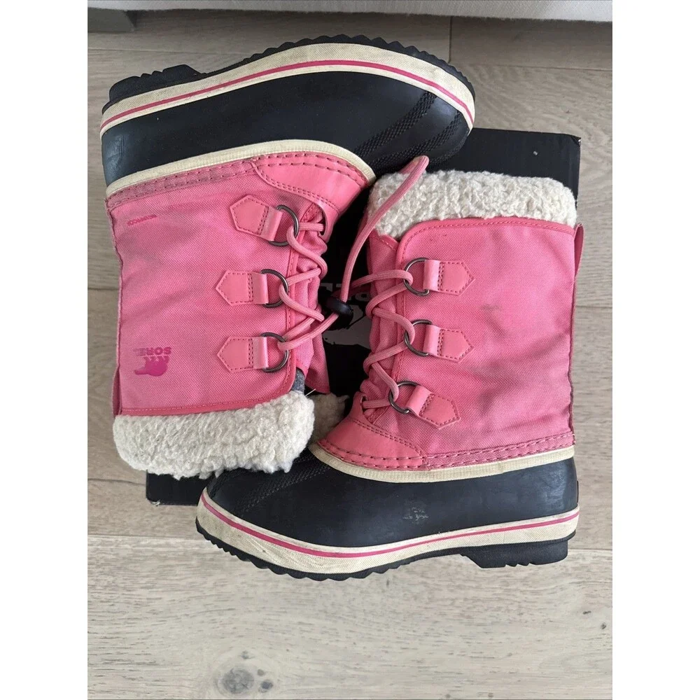 Sorel Girls Snow Boots Yoot Pac Nylon boot Mid-calf Lollipop/Pink Glo. Size 3